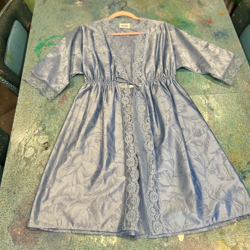 Vintage Blue Robe - Picture 3 of 12